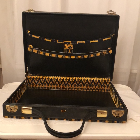 Trendy Rare Vintage Black & Mustard Briefcase🎊 - Picture 8 of 15